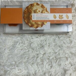 Williams Sonoma Autumn Leaf Piecrust Cutters